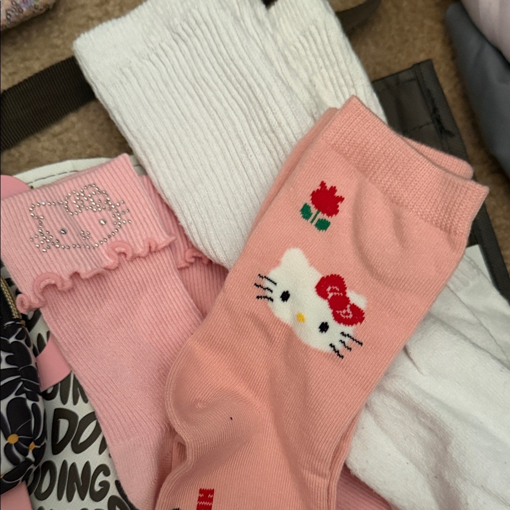 Hello Kitty Pink bundle - image 2